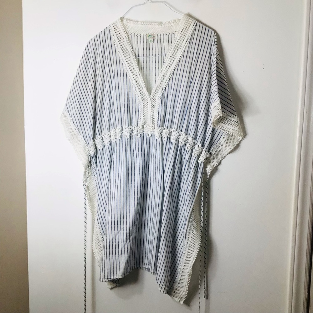 J crew Beach ware medium large White & Blue Crochet-Trim Women’s beach coverup